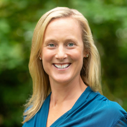 Headshot of a female PT
