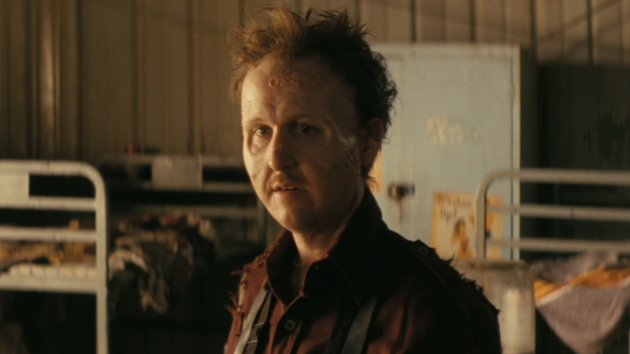 Thaddeus (Johnny Pemberton) talks to Maximus on Fallout.