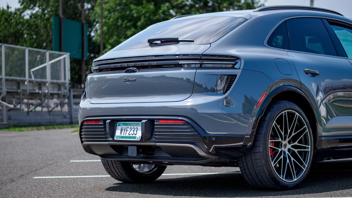 2026 Porsche Macan review.