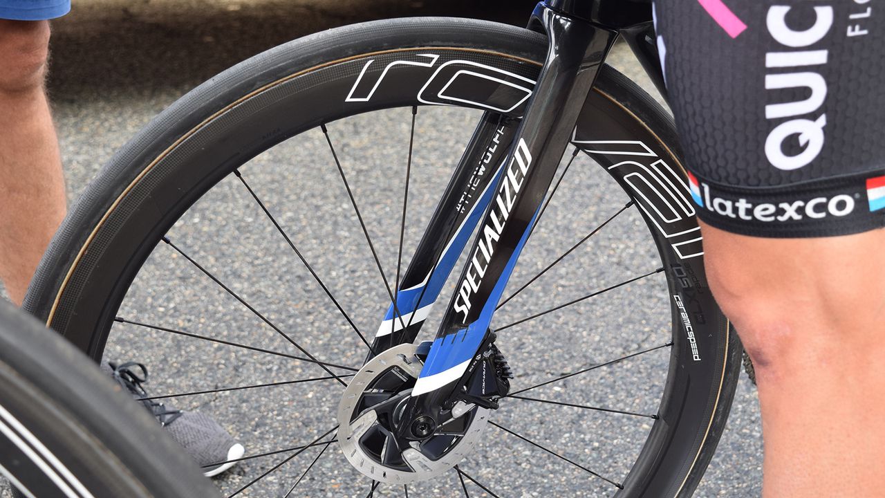 Jungels' bike ran Shimano Dura-Ace disc rotors at the front and non-series rotors at the rear
