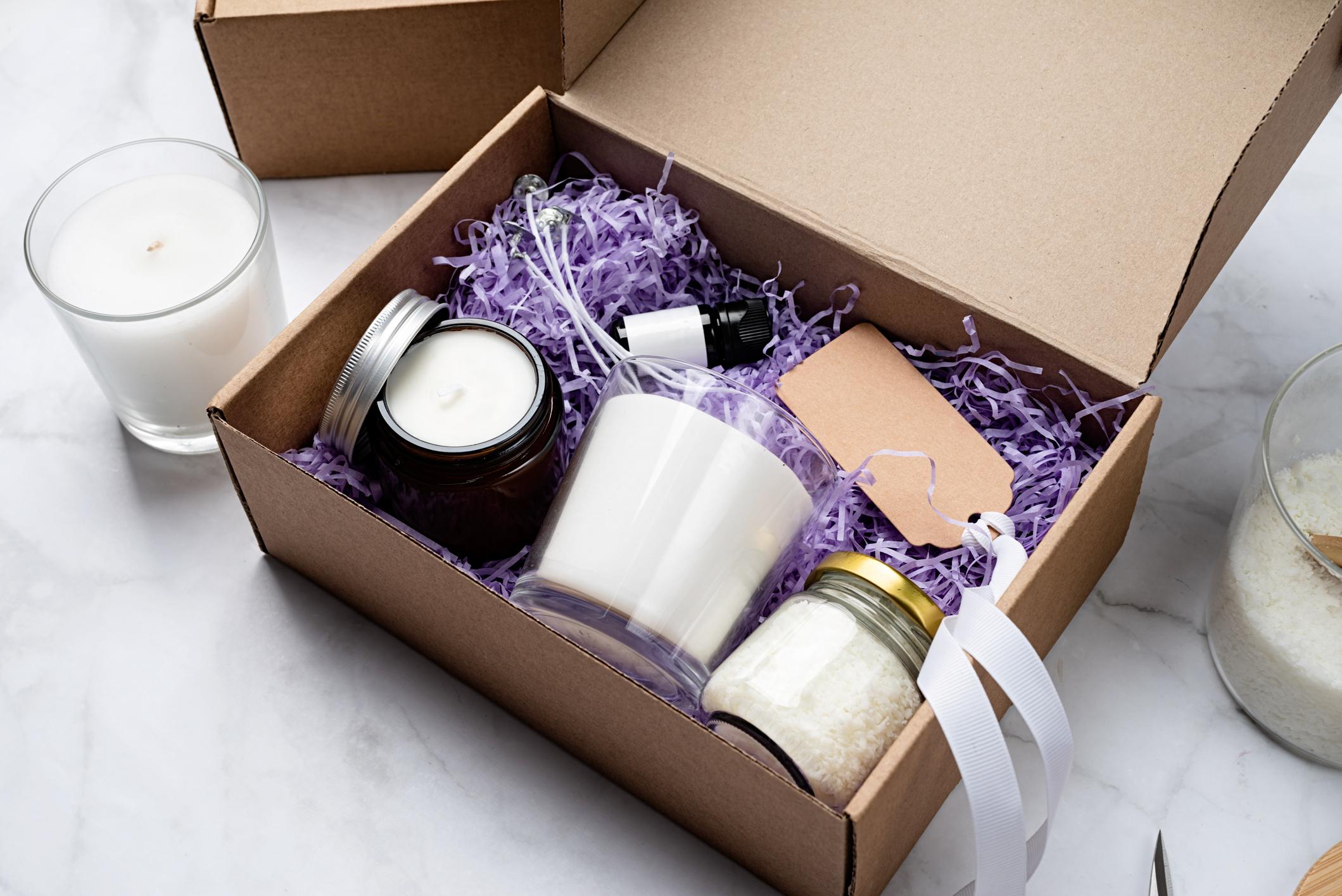  Candle DIY gift box with soy wax, candle, tag and essential oil 