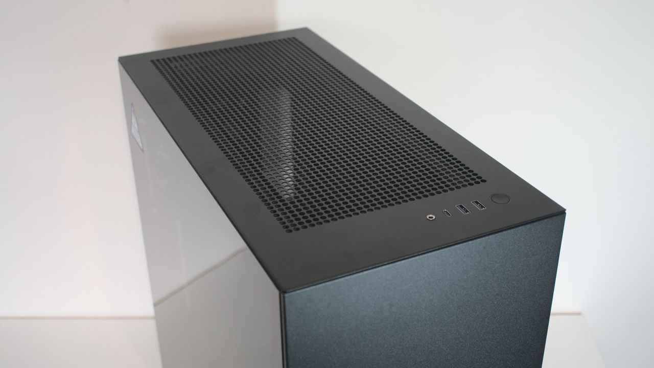 NZXT H7