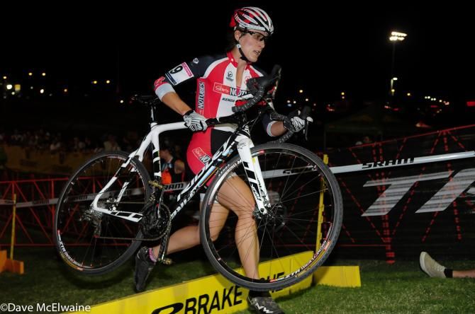 Mical Dyck (NoTubes Elite CX) running the barriers on lap two