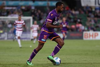 Daniel Sturridge in action for Perth Glory against Western Sydney Wanderers in April 2022.