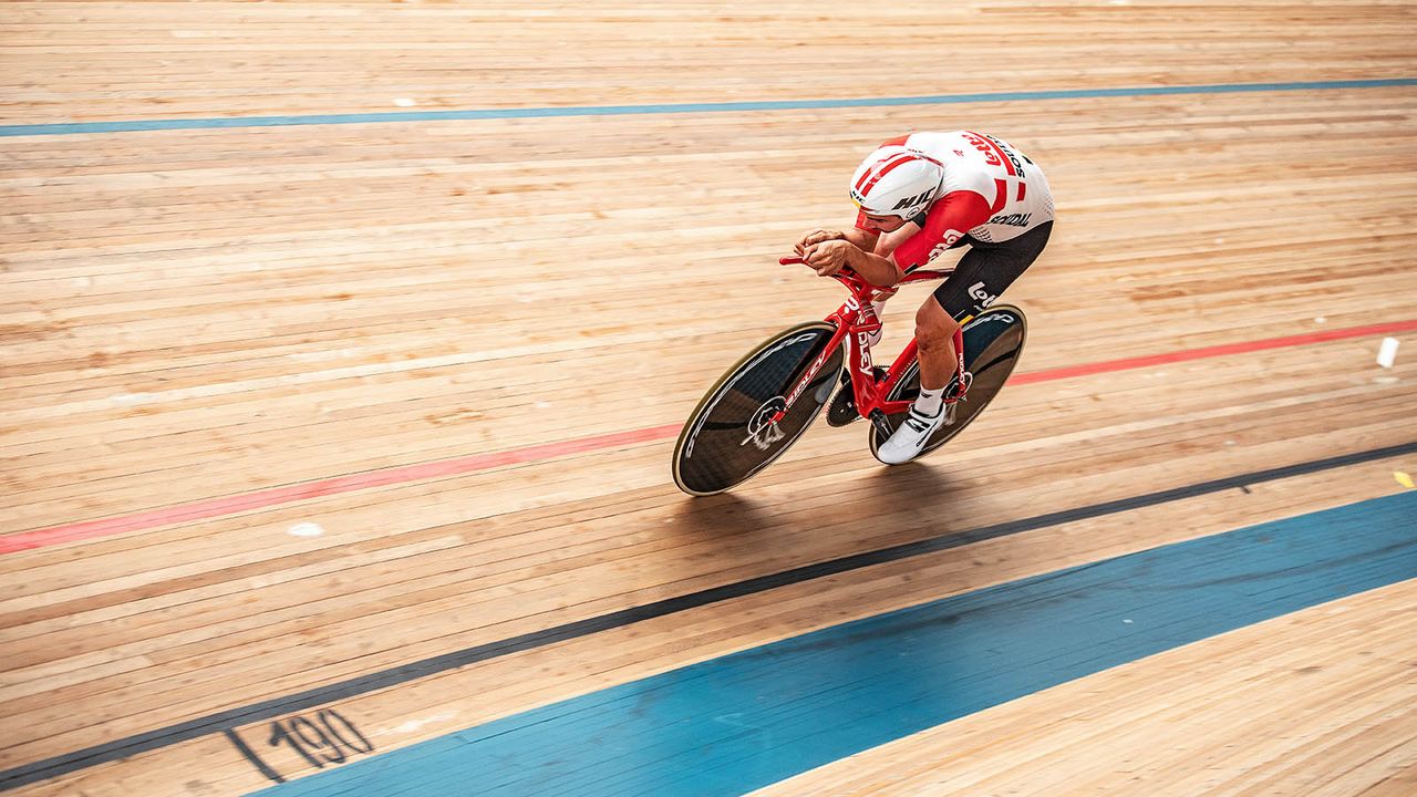 Campenaerts trains on the Ridley Arena