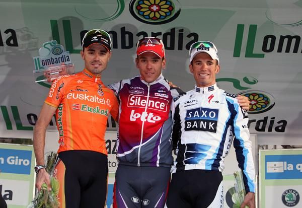 The Giro di Lombardia podium (l-r): Samuel Sanchez (Euskaltel-Euskadi), 2nd; Philippe Gilbert (Silence-Lotto), 1st; Alexandr Kolobnev (Saxo Bank), 3rd.