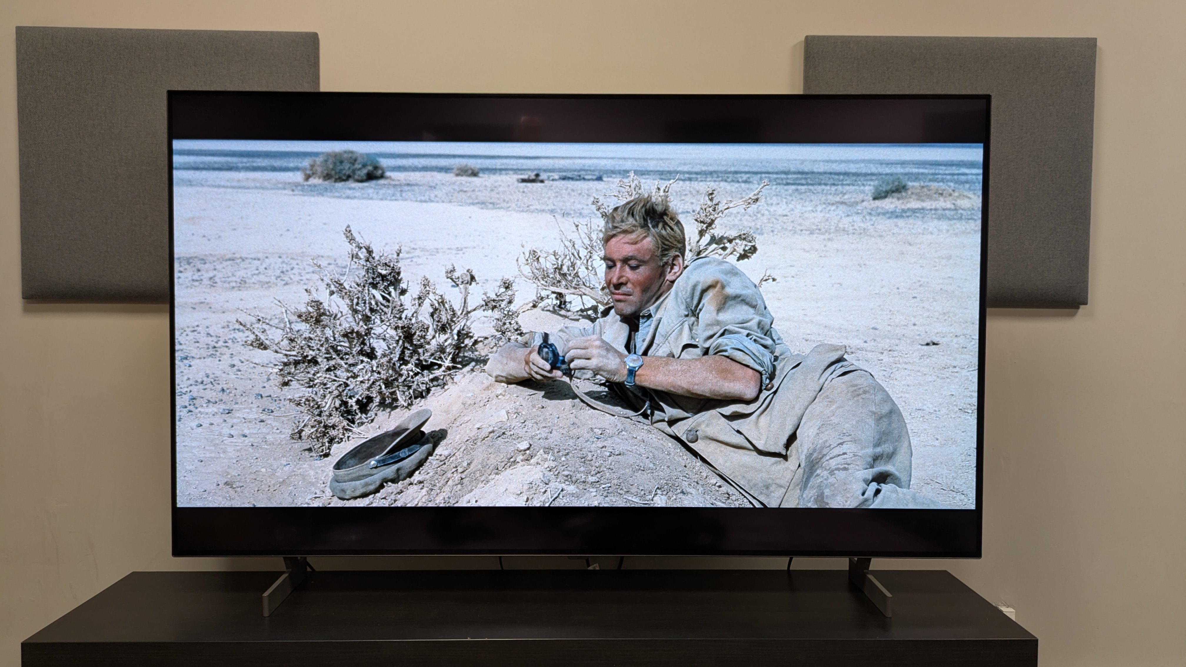 LG B6 OLED TV with a shot of Lawrence resting on some rocks in the desert from Lawrence of Arabia. The white sands surrounding Lawrence are punchy and vivid with good brightness