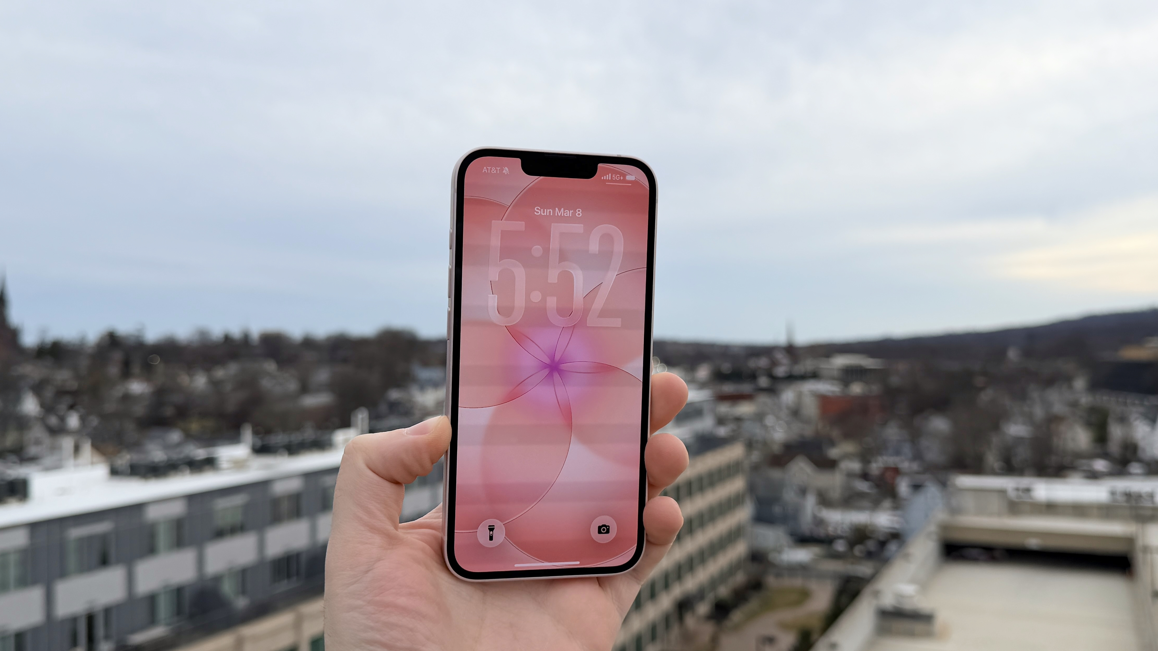 Apple iPhone 17e Review