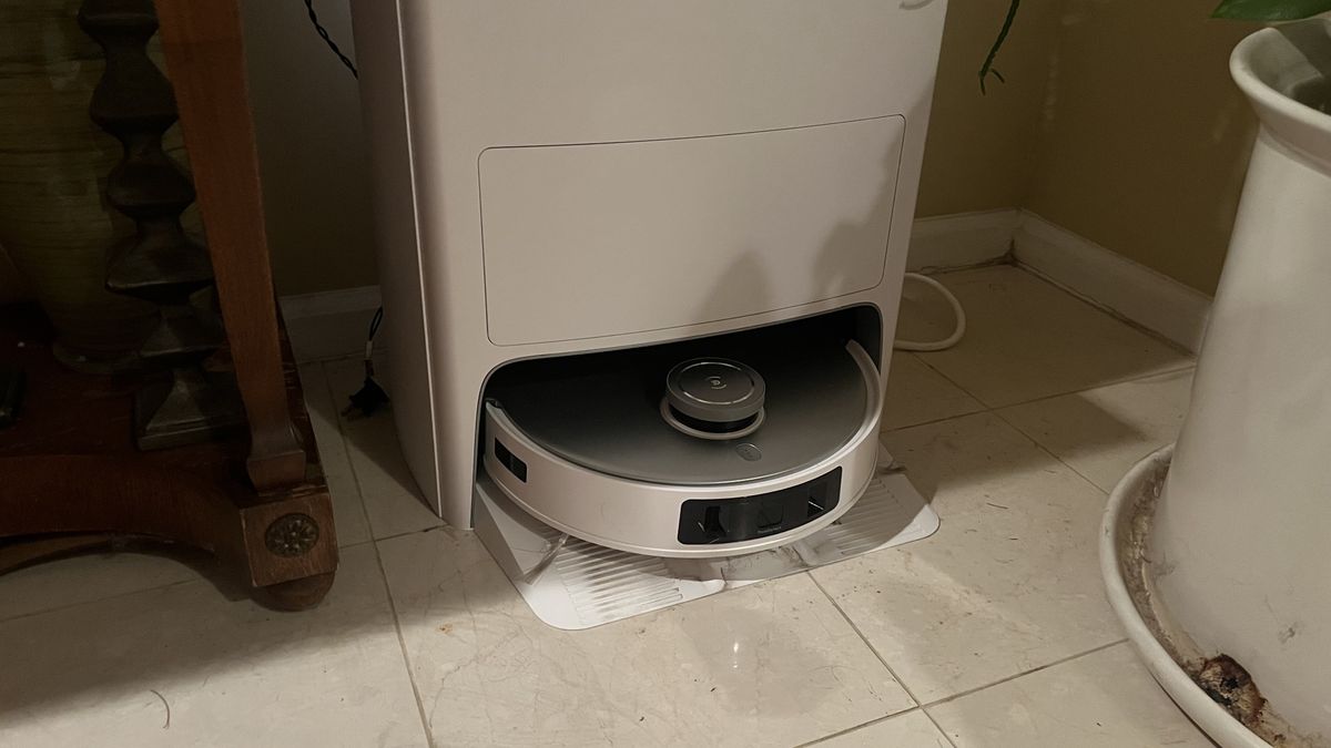Ecovacs DEEBOT T20 Omni during testing