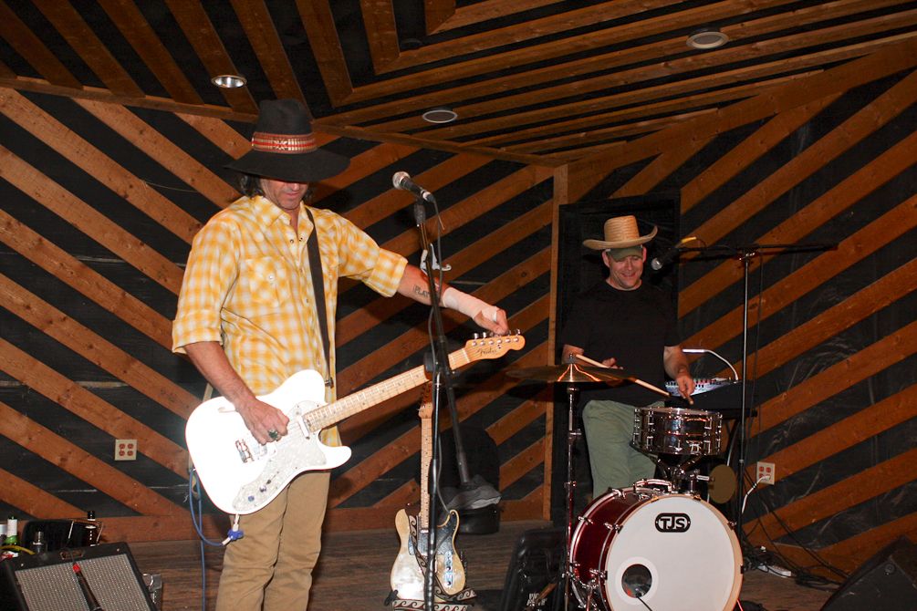 A two-man country band provided entertainment