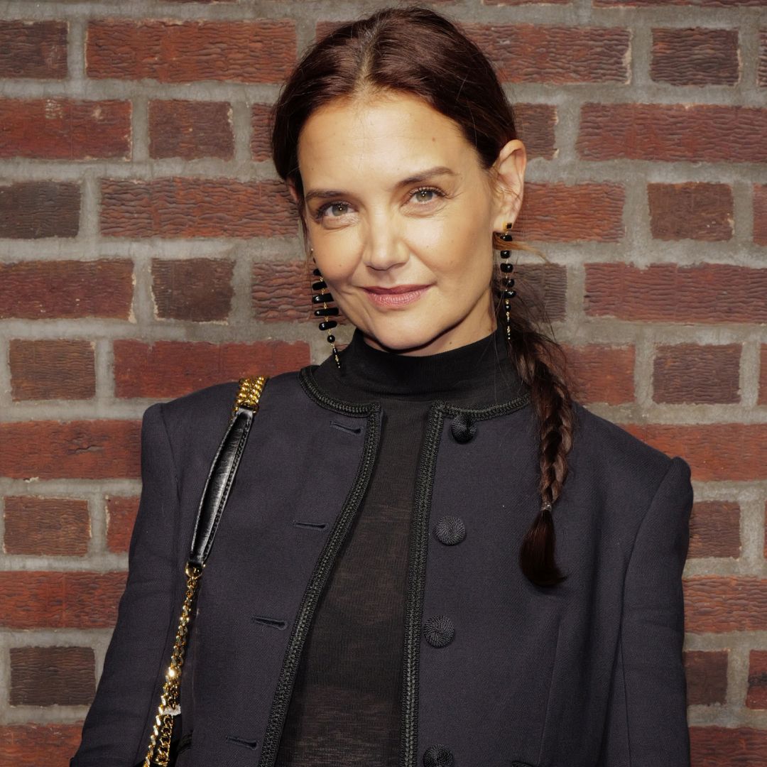 Katie Holmes attended a Dawson&#039;s Creek reunion in fall&#039;s flannel shirt trend