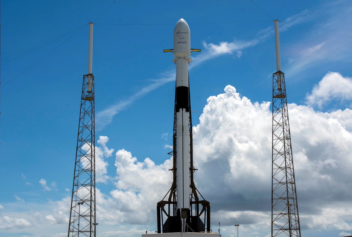 Watch Spacex Launch A Falcon 9 Rocket Packed With Starlink Satellites This Star Wars Day Space