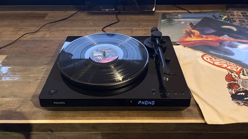 Philips Fidelio FT1 turntable with CD player