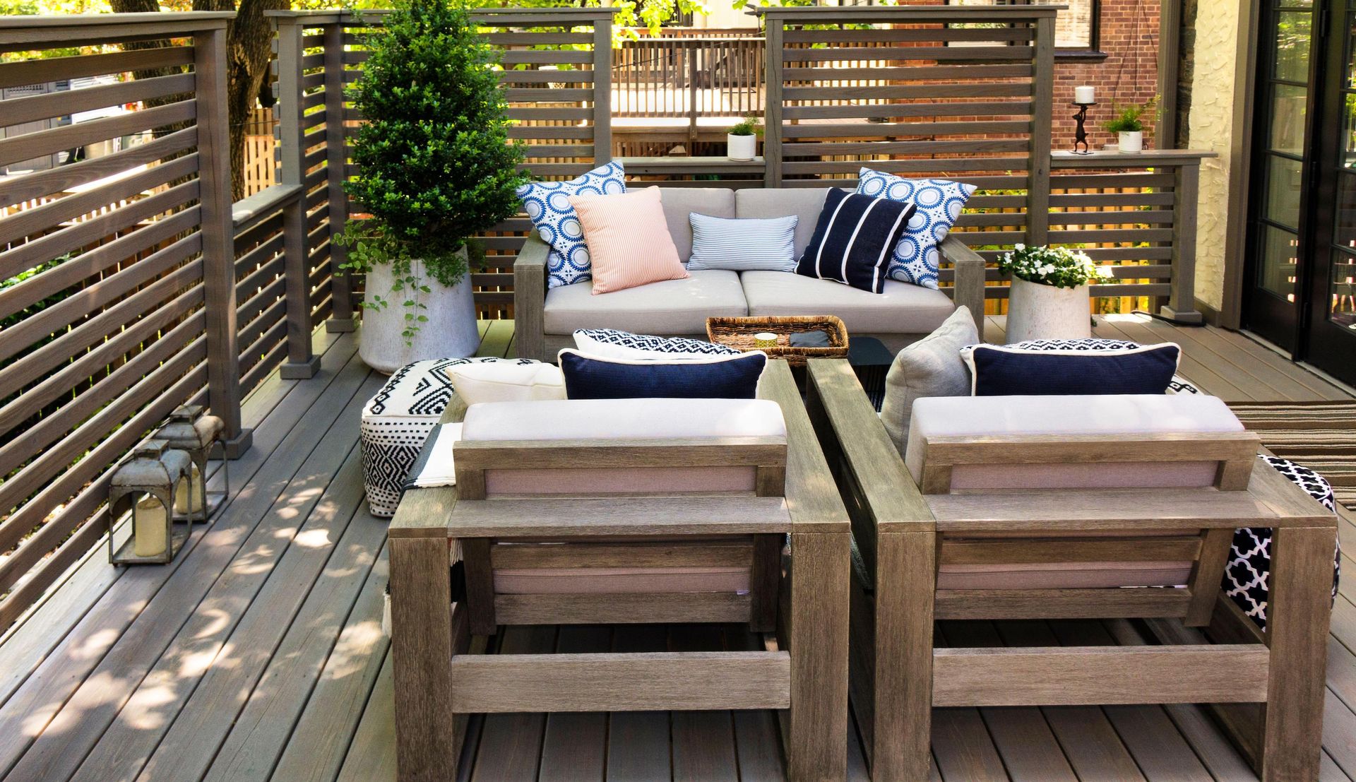 6 Deck Furniture Layout Ideas That Work Brilliantly | Livingetc