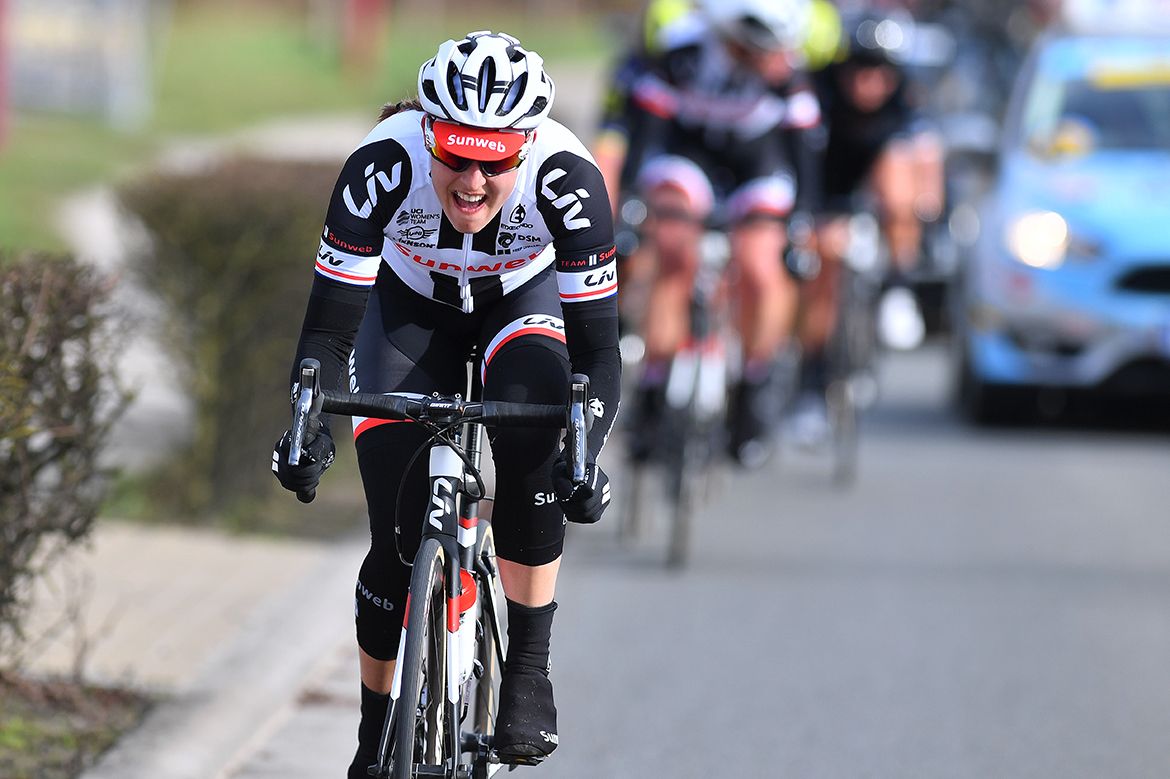 Lucinda Brand delivered a decisive attack inside the final 10 kilometres at the Omloop Het Nieuwsblad.