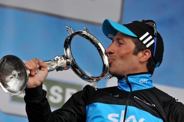 How sweet it is: Flecha kisses his long-awaited trophy