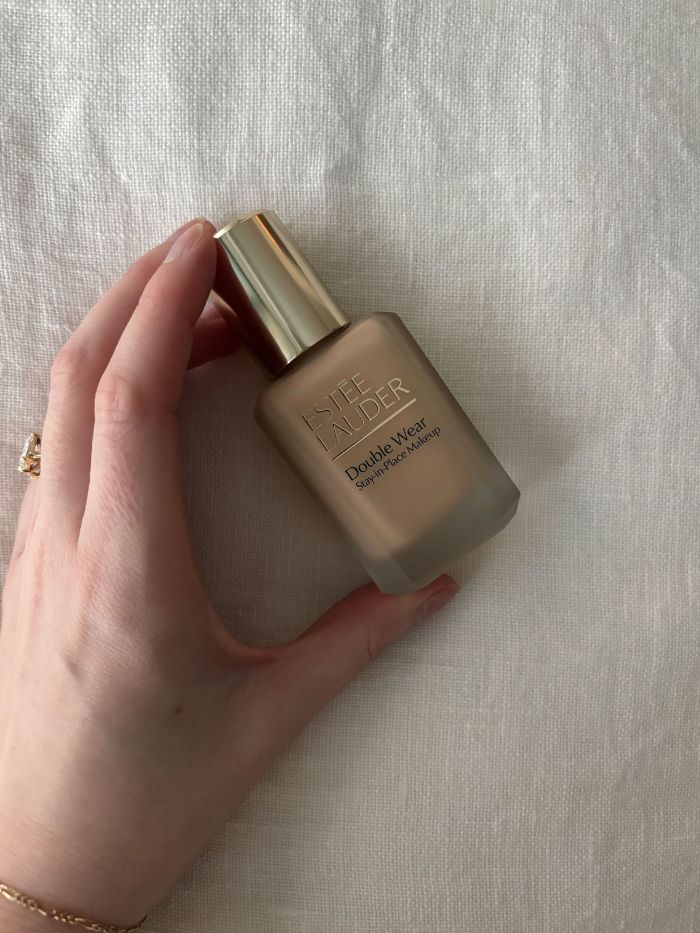 Deputy beauty editor Grace Lindsay holding the Est&amp;eacute;e Lauder Double Wear