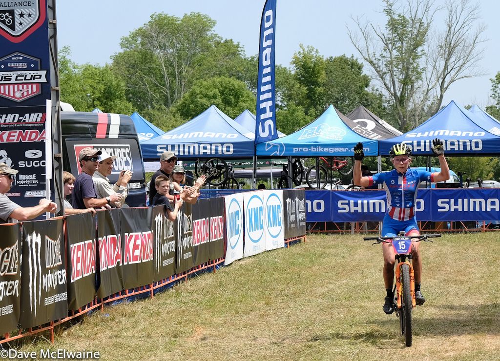 USA Champion Erin Huck (Scott 3Rox Racing) taking second place