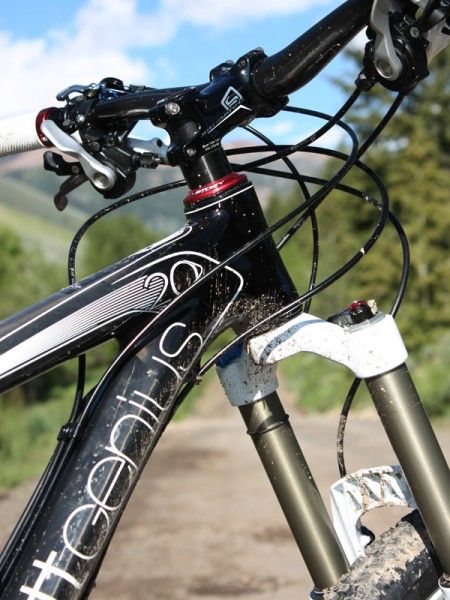 The Genius will carry on with a straight 1 1/8" front end.