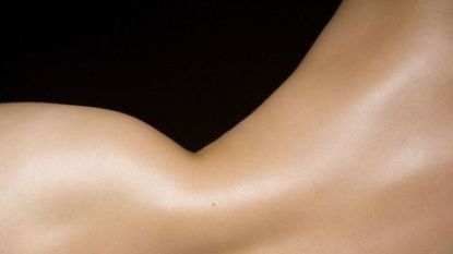 Skin, Neck, Shoulder, Close-up, Arm, Joint, Muscle, Stomach, Hand, Human body, 