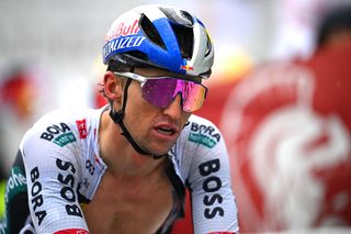 OBERTILLIACH ITALY APRIL 24 Jai Hindley of Australia and Team Red Bull BORA hansgrohe crosses the finish line during the 45th Tour of the Alps 2025 Stage 4 a 1627km stage from Sillian to Obertilliach 1448m on April 24 2025 in Obertilliach Italy Photo by Tim de WaeleGetty Images