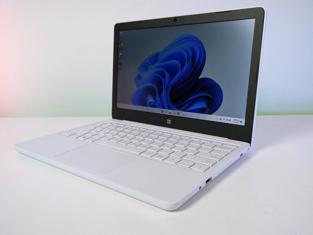Microsoft Surface Laptop SE review What EDU and budget PCs should