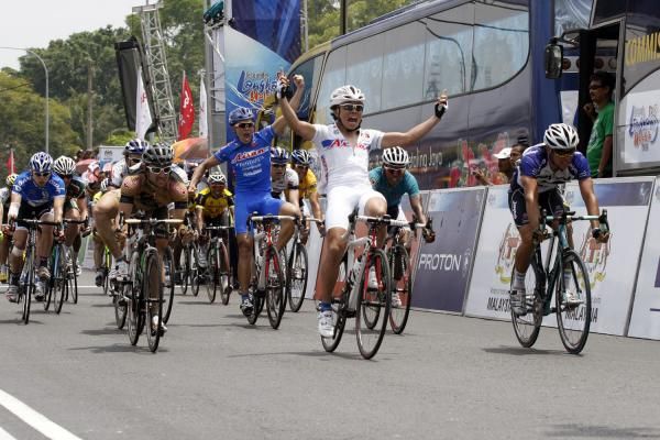 Woohoo! Taiji Nishitani (Aisan Racing Team) wins stage four of the Tour de Langkawi
