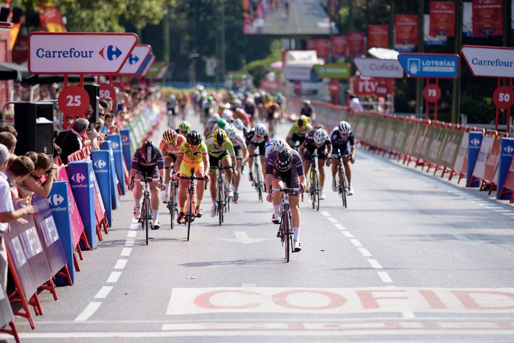Jolien D'Hoore (Wiggle High5) first, day light second