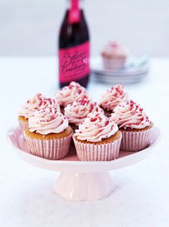 Cranberry cupcakes - Recipes - Marie Claire