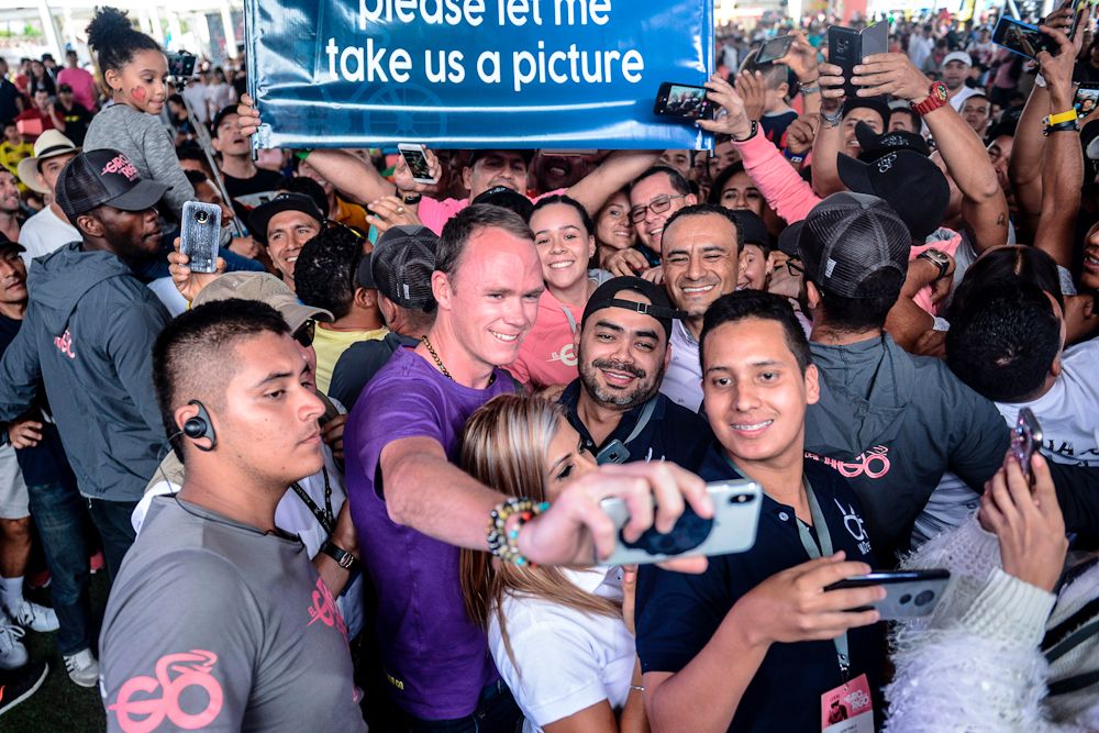 Chris Froome takes a selfie with fans before the Giro de Rigo