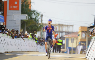 Tour du Rwanda: Daring late downhill attack nets Jurgen Zomermaand both stage 3 victory and overall lead 