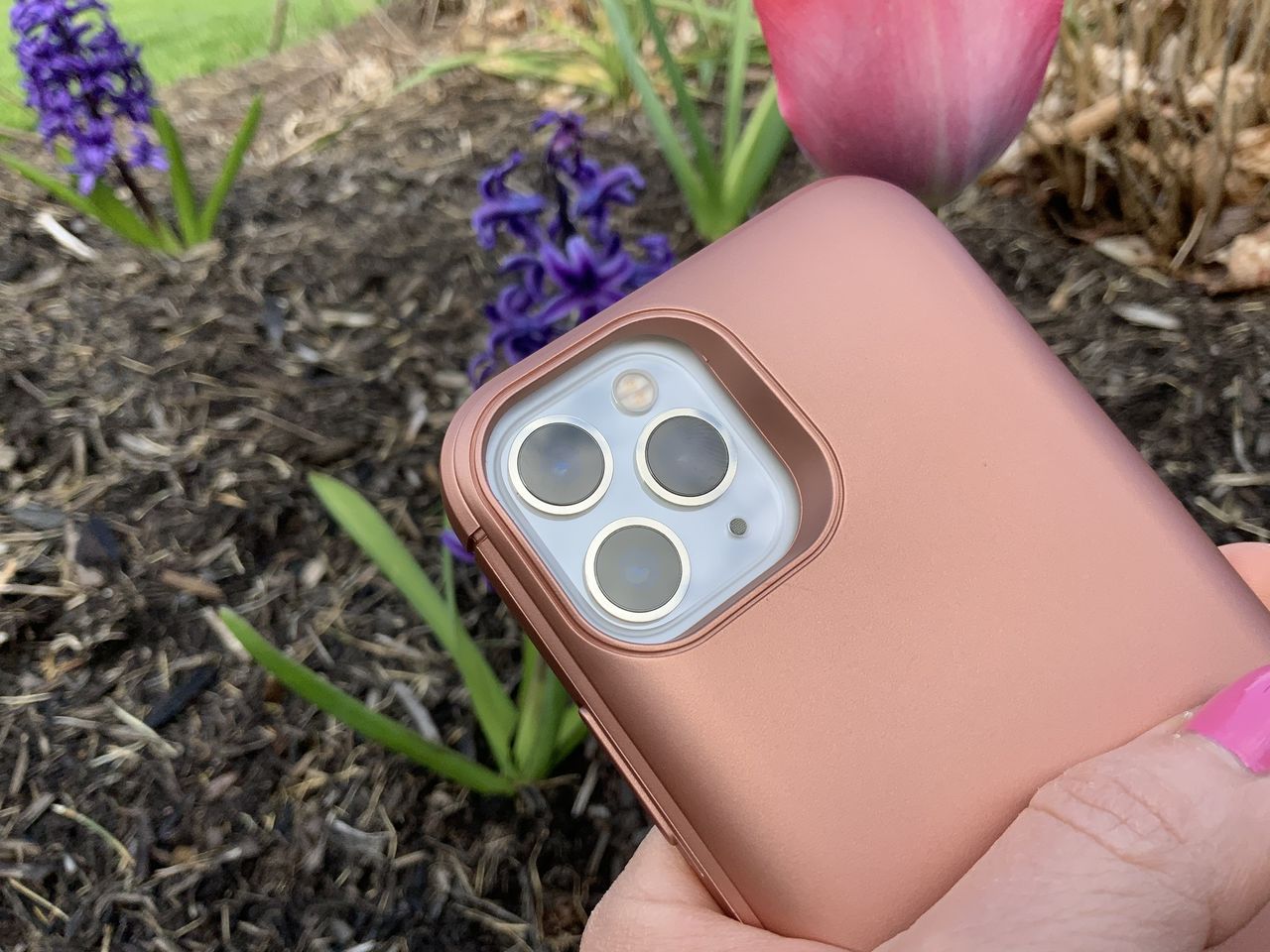 Casely Battery-Powered Charging Case on iPhone 11 Pro