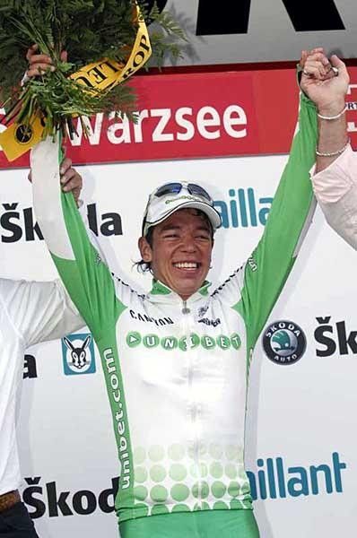 Rigoberto Uran (Unibet.com) the Colombian with arms raised