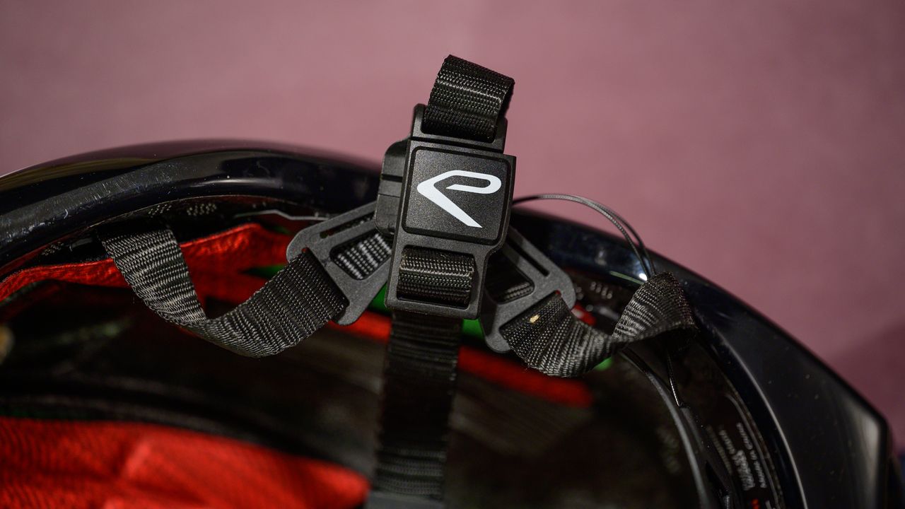EKO&Iuml; Aerodinamica magnetic buckle