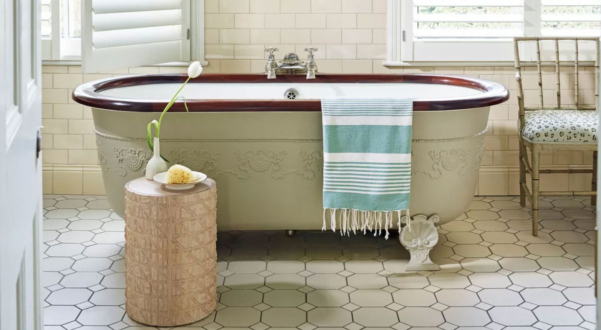 Creating a Cottage Farmhouse Bathroom: 6 quick decor swaps - Green