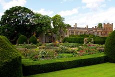 sudeley castle gardens feature