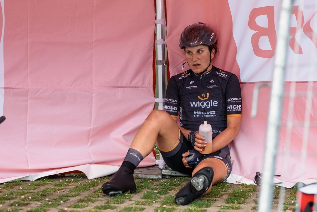 Elisa Longo Borghini (Wiggle Hi5) feeling the efforts of digging deep on the final climb