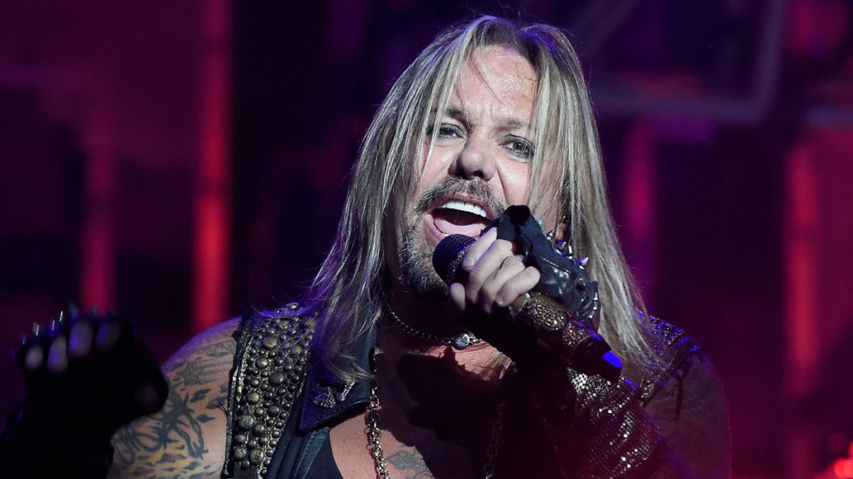 Vince Neil's advice to young bands | Louder