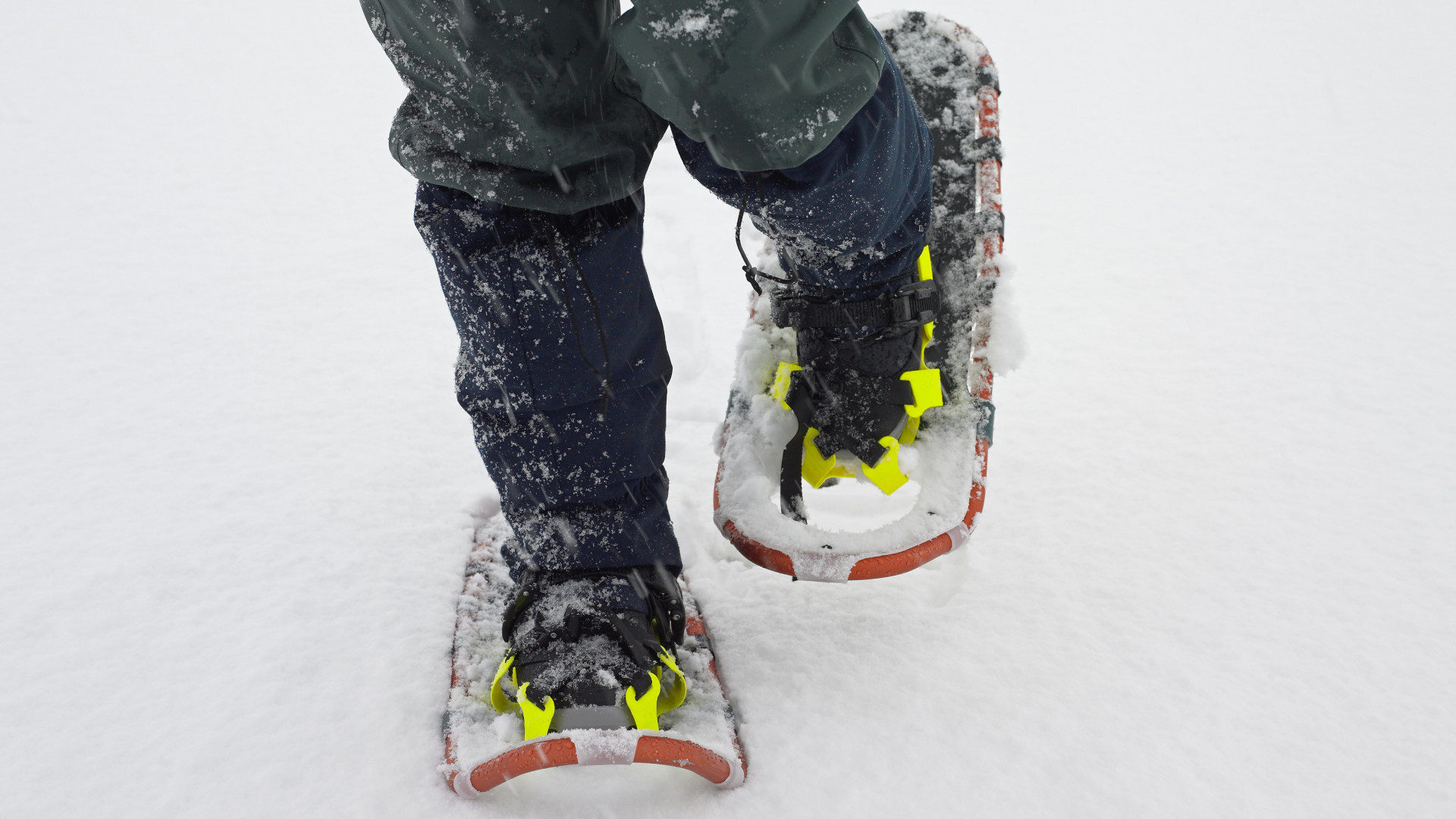 How to choose snowshoes: stay afloat in all conditions and terrain |  Advnture