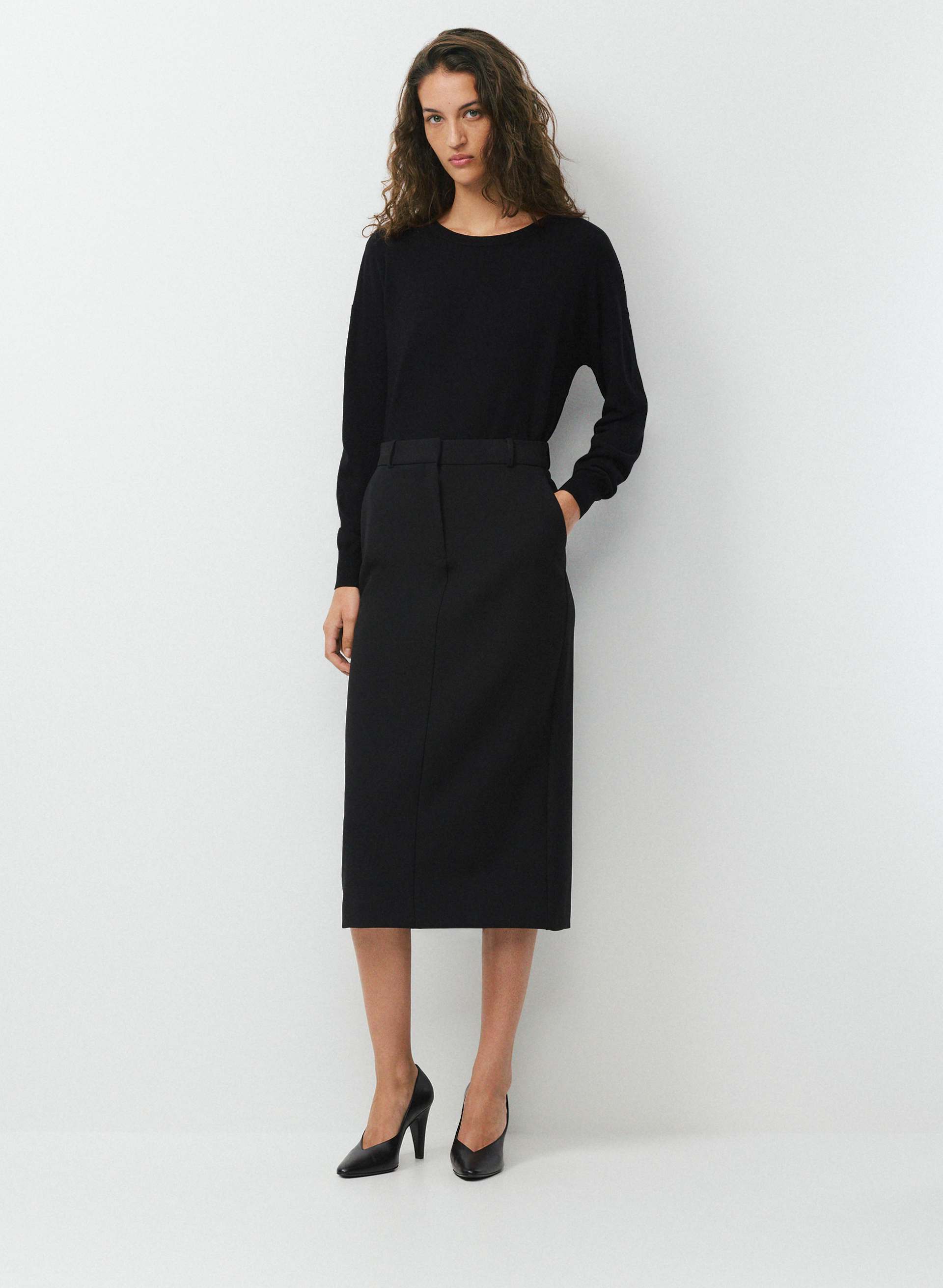 Aritzia Chisel Maxi Skirt.