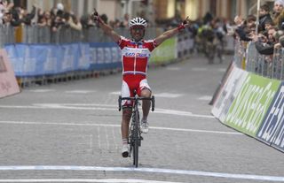 Stage 5 - Rodriguez solos to victory in Chieti