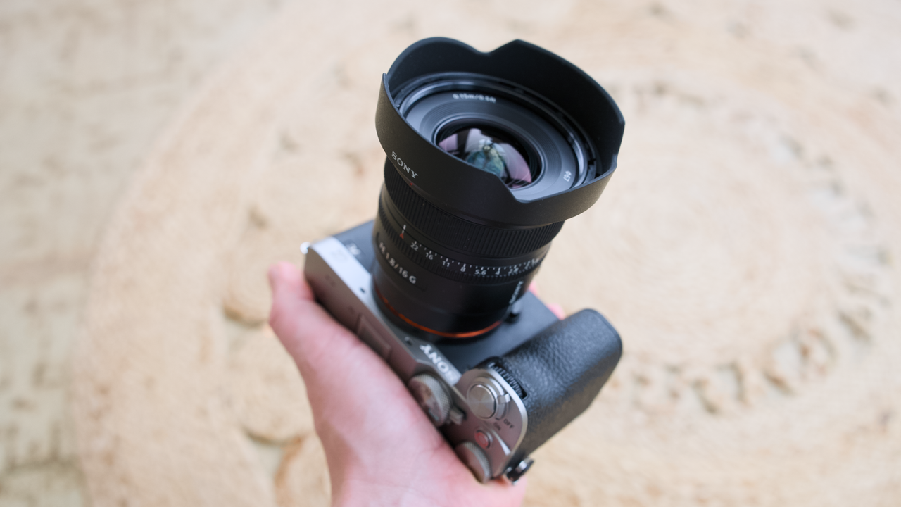 Sony FE 16mm F1.8 G lens indoors