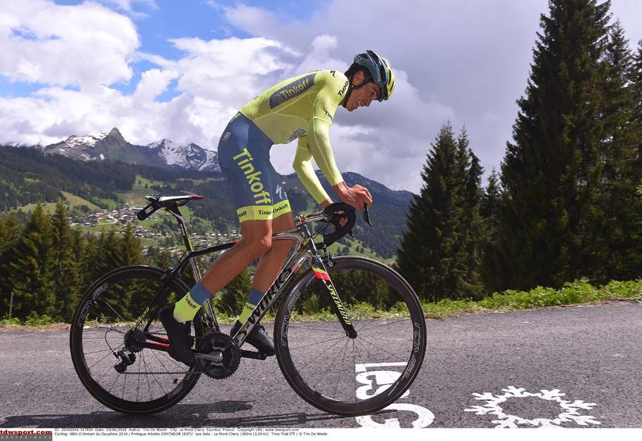 Alberto Contador on his way to victory