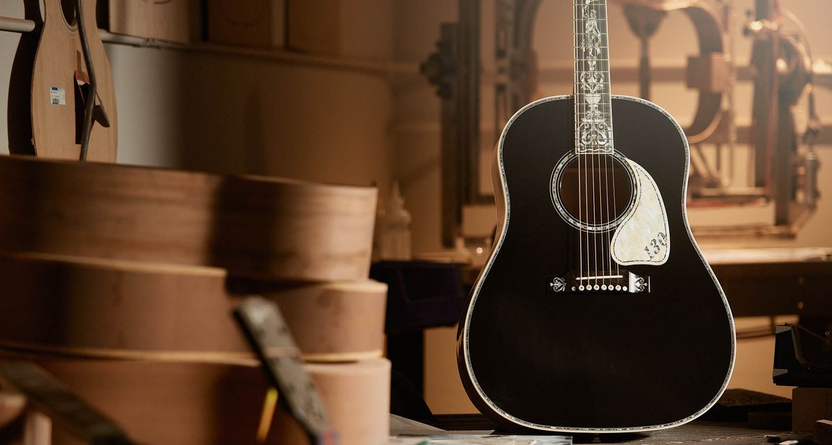 Gibson J-45 Orville Artisan 130th Anniversary Limited-Edition