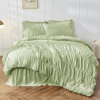 Bonlino Queen Comforter Set Green Bedding - Ruched Comforter Queen Size Bed Set Boho Shabby Chic Bedding for Bedroom Comforter Fluffy 3 Piece Ruffle Comforter Set Sage Green Bedding