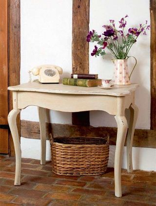 How to create a French country style paint effect