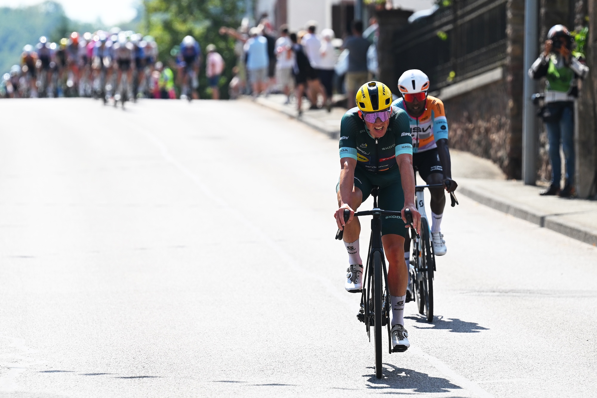 Mads Pedersen takes second-place intermediate sprint points ahead of Biniam Girmay on stage 13