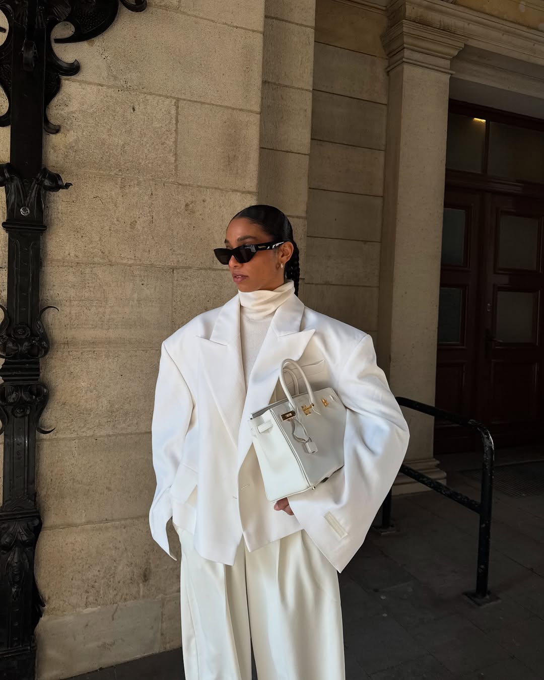 Elegant White Outfits for Winter 2026