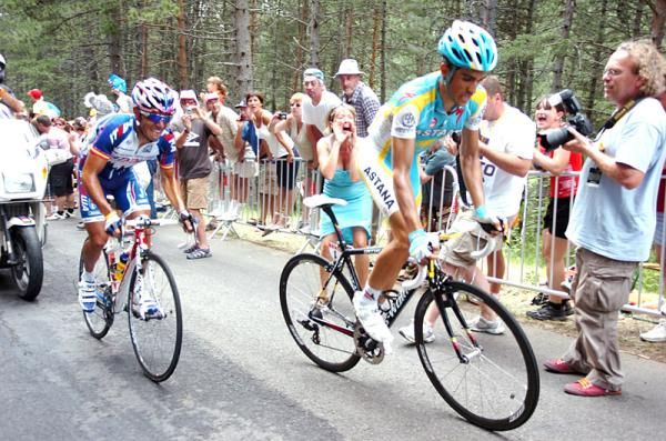 Alberto Contador (Astana) and Joaquin Rodriguez (Katusha) attack on the final climb.