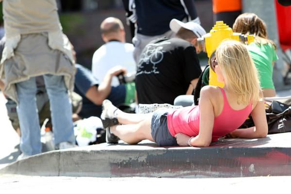 Los Angeles, where a blonde lounges on every corner.